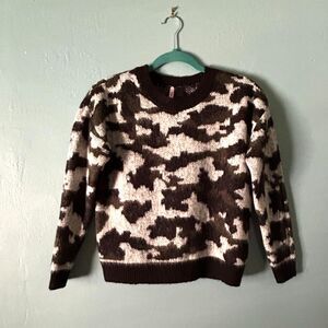 Love by design women's sweater camo print design size small
